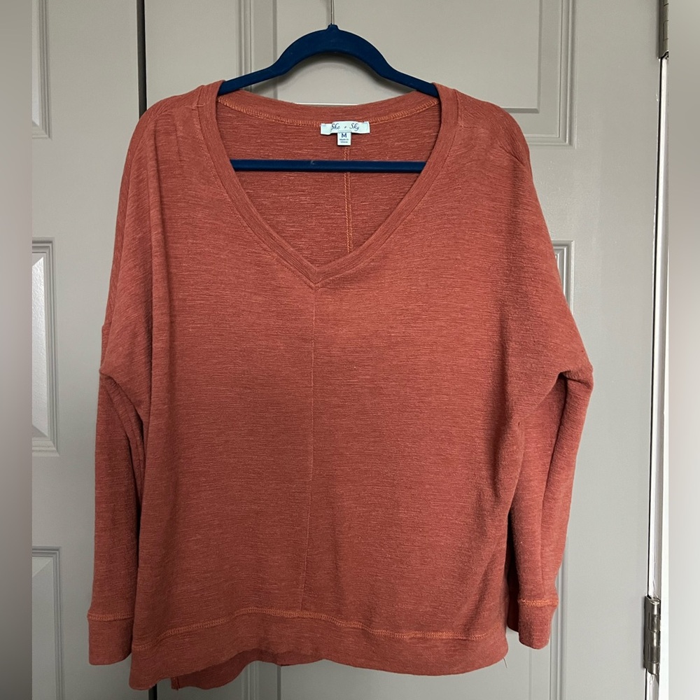 She + Sky V-Neck Sweater with High Slits in Warm Rust Size Medium